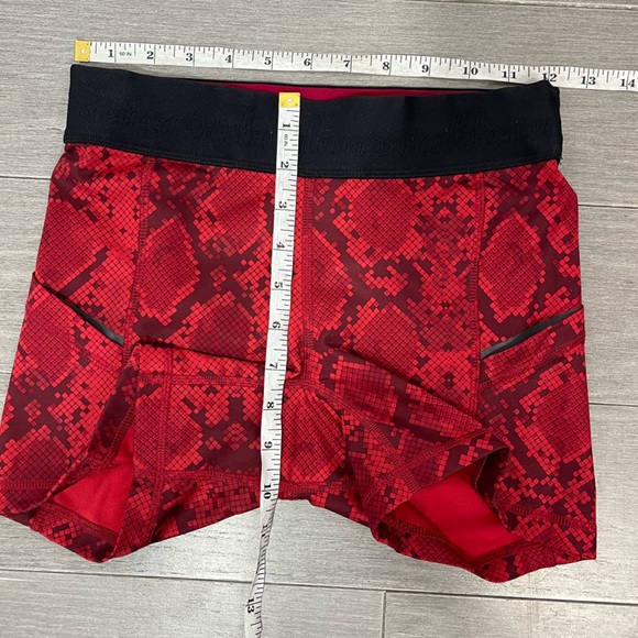 Lululemon What The Sport Short Mini Ziggy Snake Red Tide Cranberry 4 Run Gym - Picture 15 of 16
